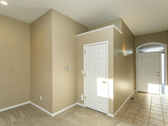 4th image of 5420 Greens Dr NW