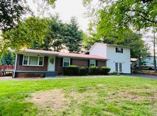 106 Cross St, Byrdstown, TN 38549