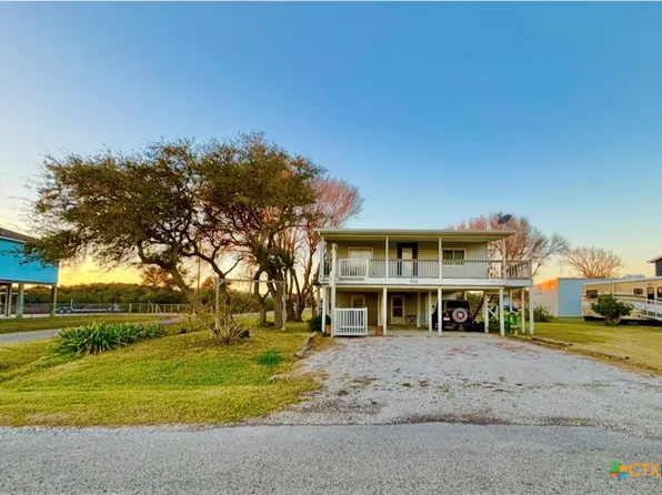 112 W Jackson Ave, Port O Connor, TX 77982