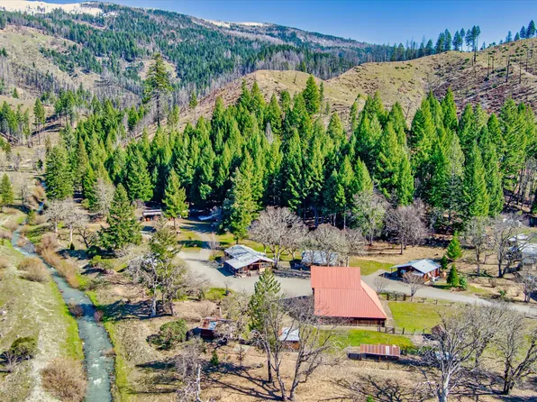 60 Littlefield Ln, Mad River, CA 95552