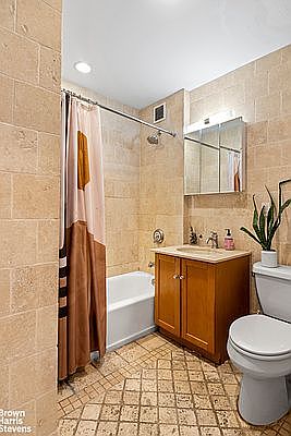 4th image of 143 Mulberry St Penthouse A