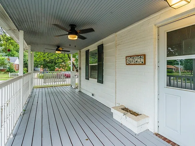 493 Barkley Dr — Photo 4