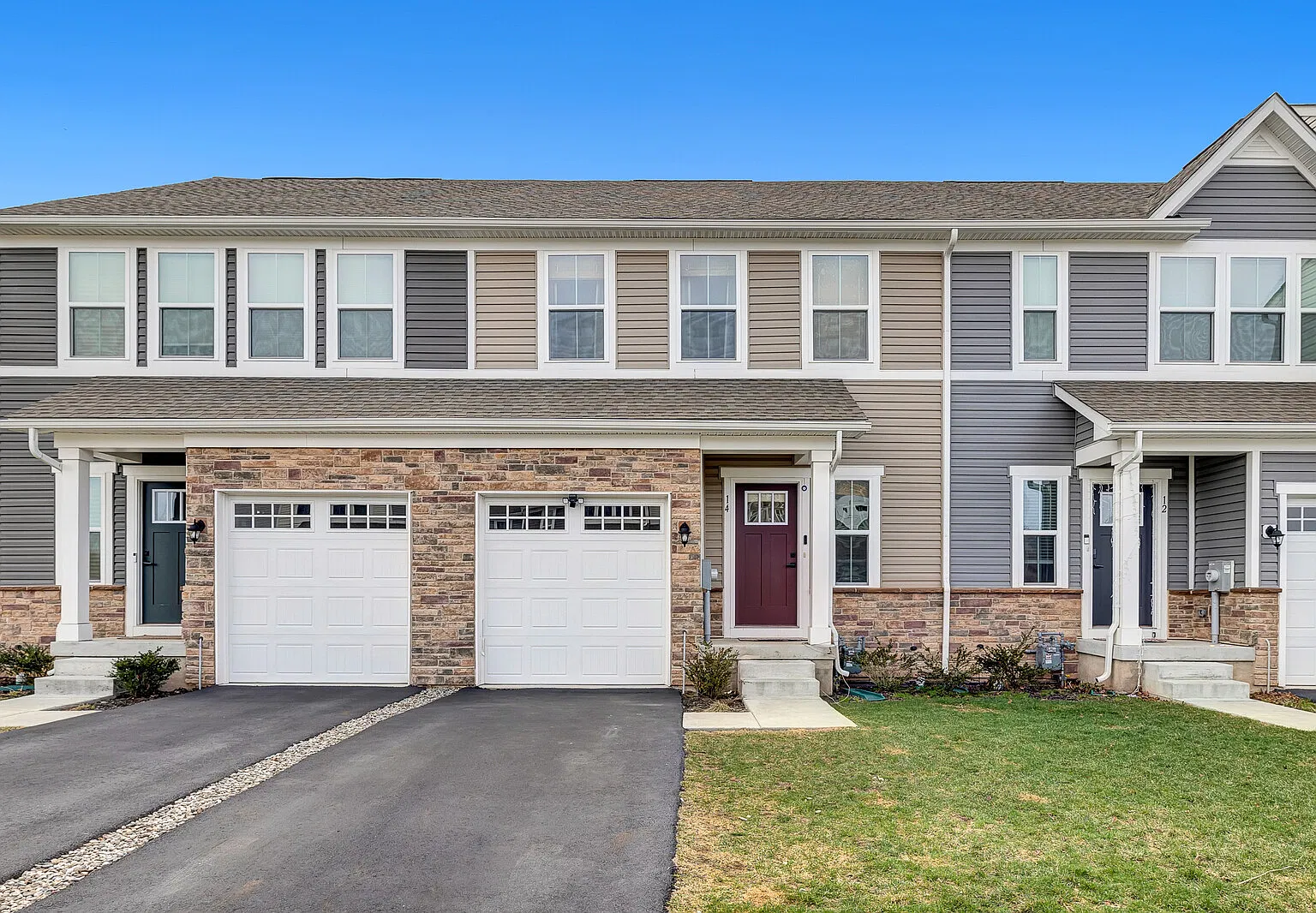 3 bed, $4,300 — Photo 2