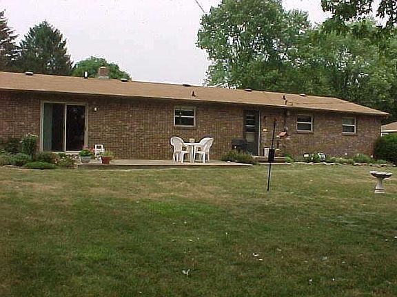 2nd image of 119 E Sherry Ln