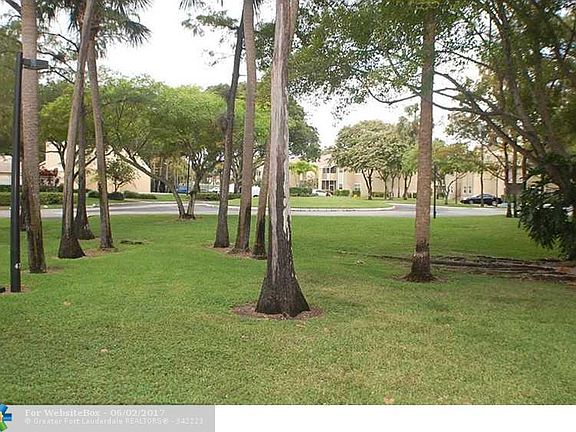 5th image of 671 Cypress Lake Blvd #I21