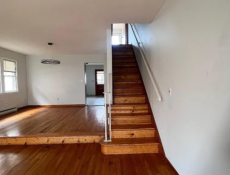 73-75 Maple St #1 — Photo 10
