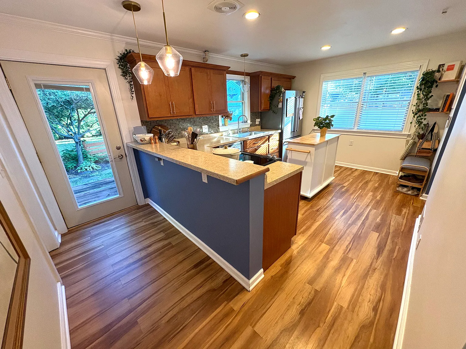 4 bed, 1900 sqft, $2,700 — Photo 4