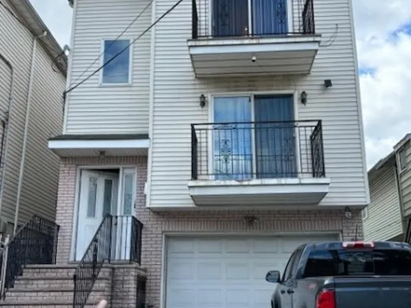 88 Rome St, Newark City, NJ 07105