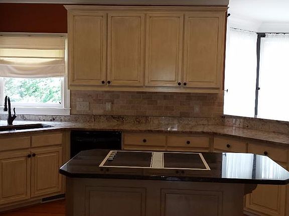 5th image of 2359 Walker Dr