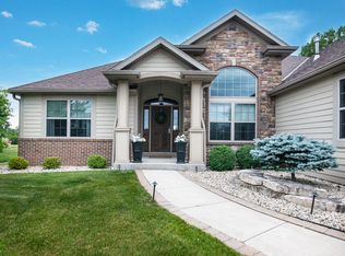 9466 Ashbury Ln, Pleasant Prairie, WI 53158