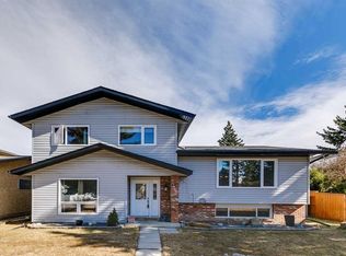 443 W Brookmere Cres SW, Calgary, AB T2W2R2