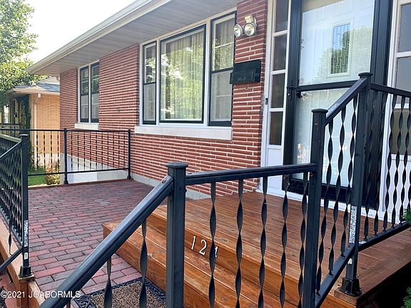 2nd image of 124 Westmore Dr