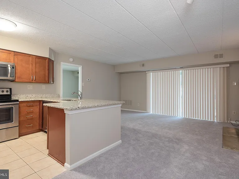 510 Washington Pl #10 — Photo 5