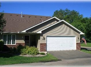 828 Matthew Dr, Chaska, MN 55318