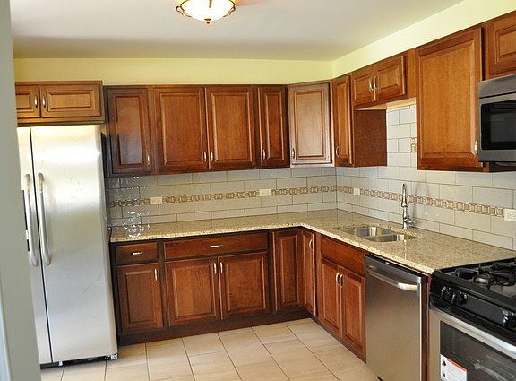 4th image of 9820 Normandy Ave