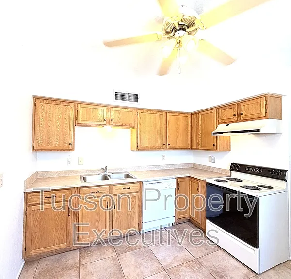 4901 E Pima St — Photo 2