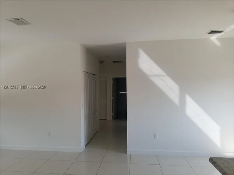 1029 SW 11th Ave — Photo 12