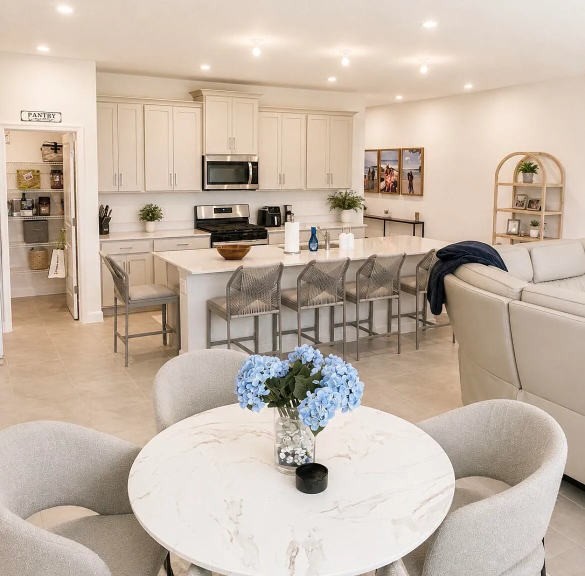 3 bed, 2.0 bath, 1657 sqft, $2,850 — Photo 4