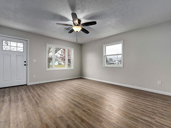 5th image of 4506 Tacoma Ave