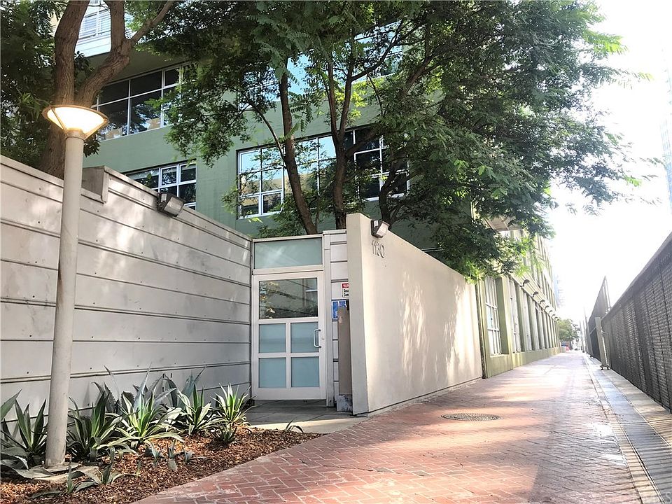 1st image of 1130 S Flower St APT 121