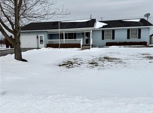 5621 Jeffrey Dr, Lockport, NY 14094