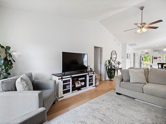 4th image of 214 Dry Branch Ct