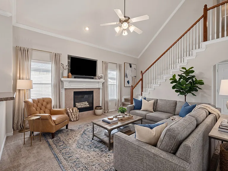1024 Charleston Ln — Photo 9