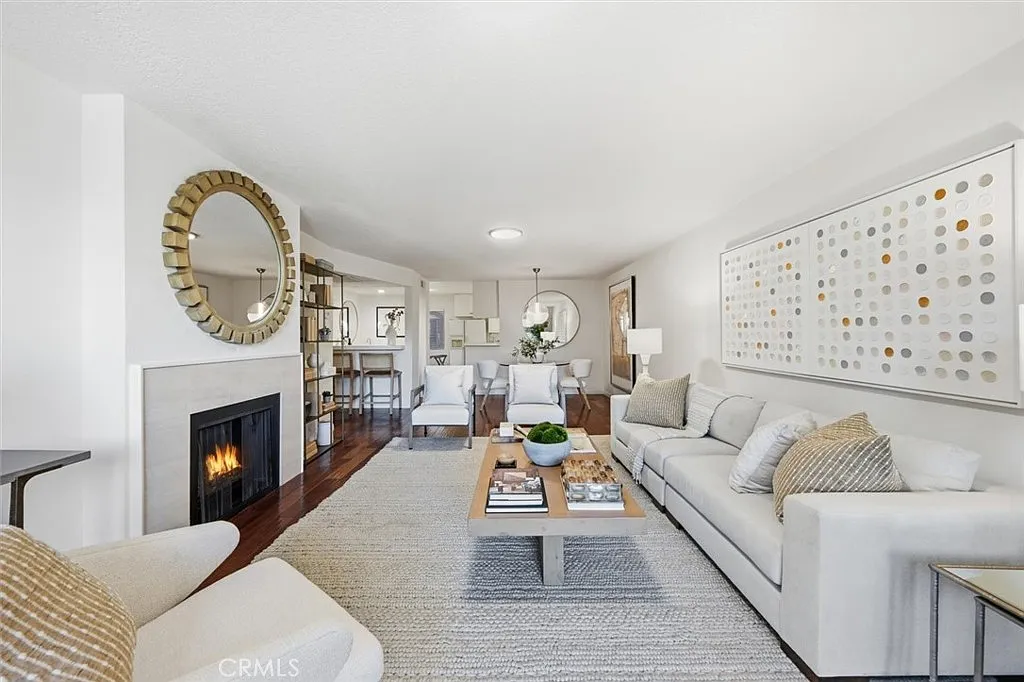2 bed, 1182 sqft, $4,350 — Photo 3