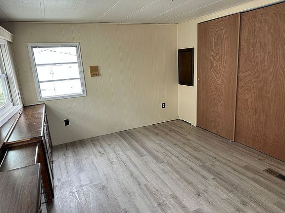 5th image of 106 Tracy Pkwy