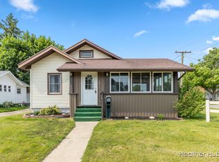 851 Graceland St NE, Grand Rapids, MI 49505