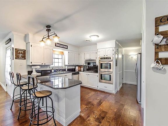 4th image of 109 E Killarney Dr