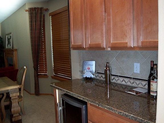 Butler pantry with granite