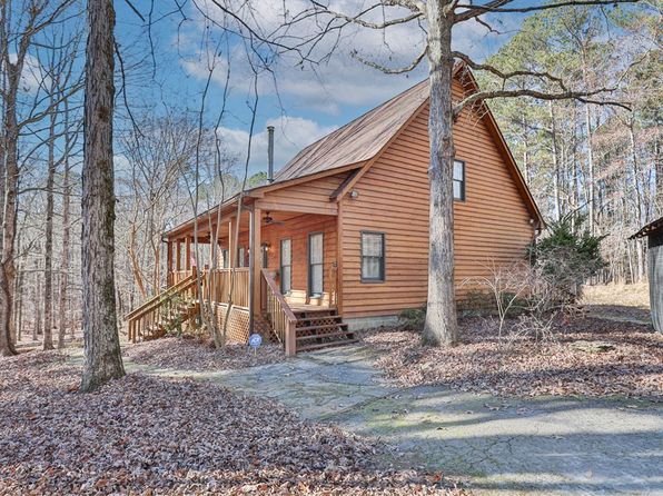 108 W Indian Bluff Dr, Lagrange, GA 30240
