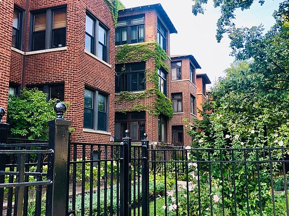 2nd image of 4404 N Malden St #2