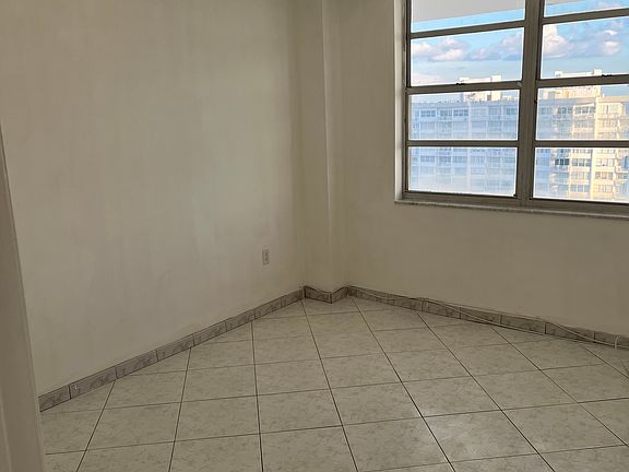 2nd image of 2780 NE 183rd St APT 2104