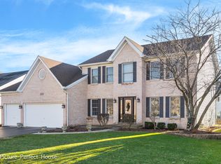 2620 Hoddam Rd, Naperville, IL 60564