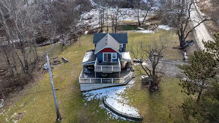 7563 Feather St — Photo 2
