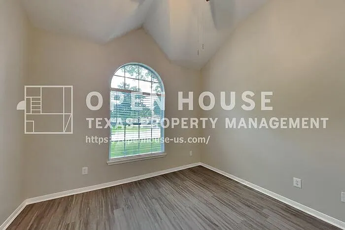1622 Sandy Park Dr — Photo 3