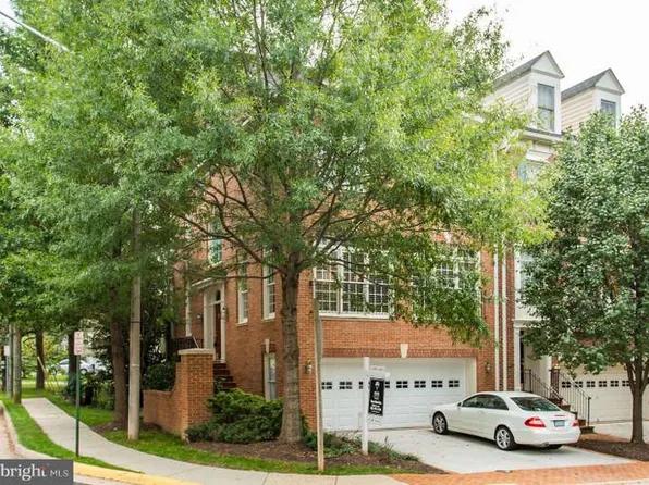 7492 Carriage Hills Dr, Mc Lean, VA 22102