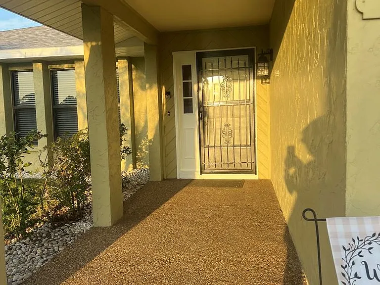 1240 Lucaya Ave — Photo 4