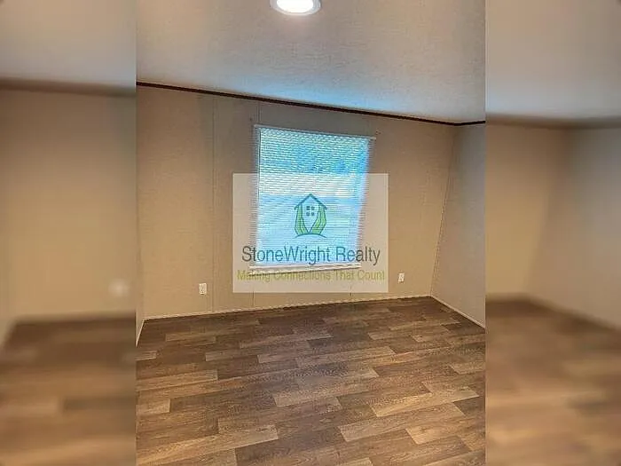 3 bed, 2.0 bath, 910 sqft, $1,250 — Photo 4