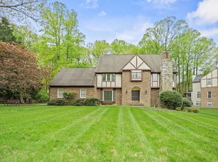 10317 Hickory Forest Dr, Oakton, VA 22124