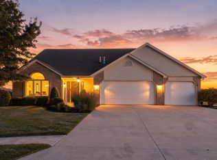 12303 Cliff View Ct, Fort Wayne, IN 46818