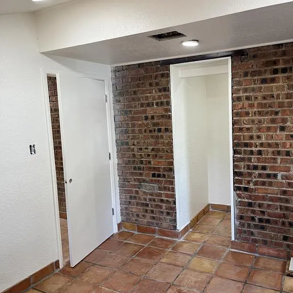 210 Cates St — Photo 10