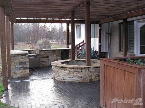 Outdoor kitchen