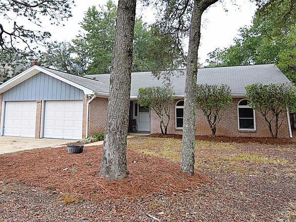 3rd image of 102 Oakwood Cir