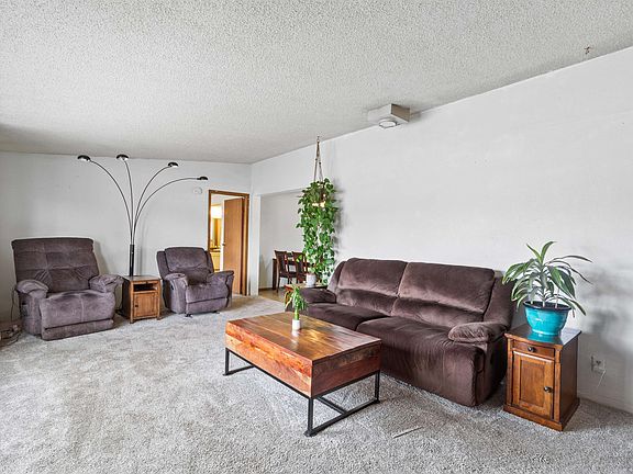 4th image of 419 Meadowvale Way
