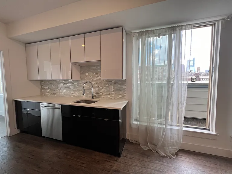1427 Melon St #501 — Photo 7