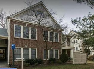 3805 Ridge Knoll Ct APT 9B, Fairfax, VA 22033