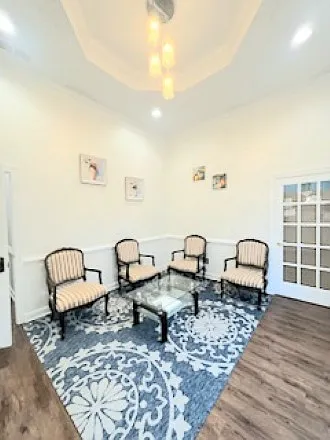 4 bed, 1050 sqft, $1,999 — Photo 3